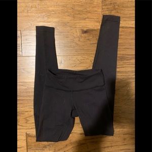 black lululemon leggings
